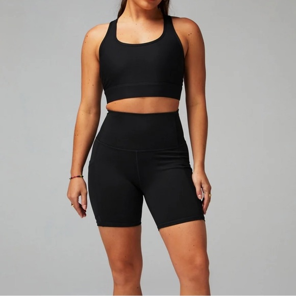 Fabletics On The Go Medium Impact Sports Bra - Picture 3 of 3